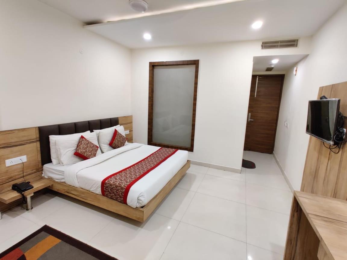 FabHotel Golden Home Amritsar Buitenkant foto