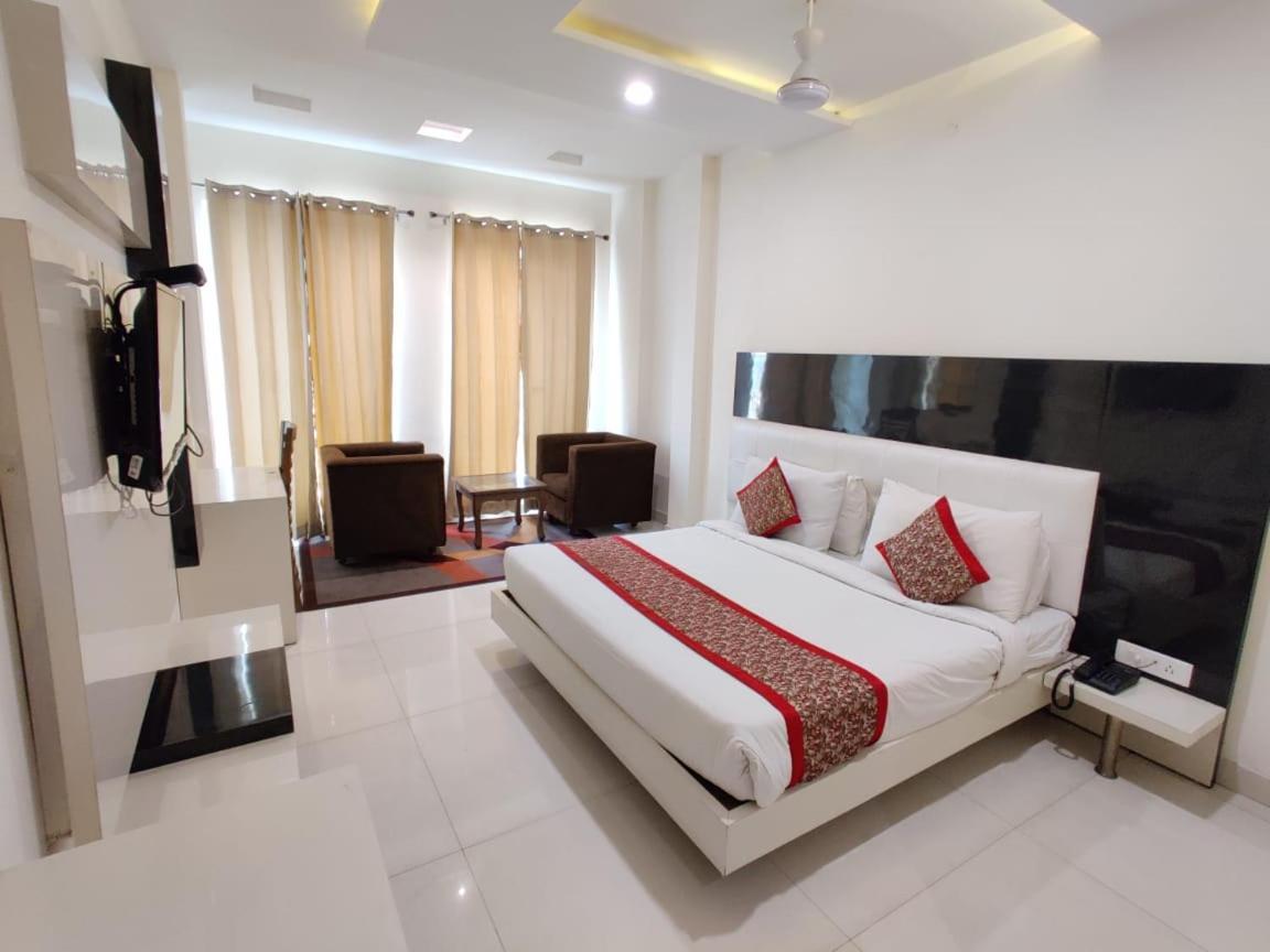 FabHotel Golden Home Amritsar Buitenkant foto
