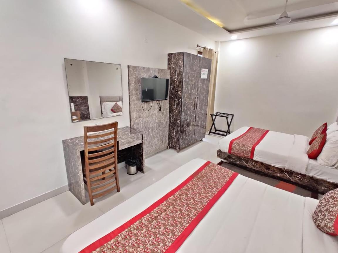 FabHotel Golden Home Amritsar Buitenkant foto