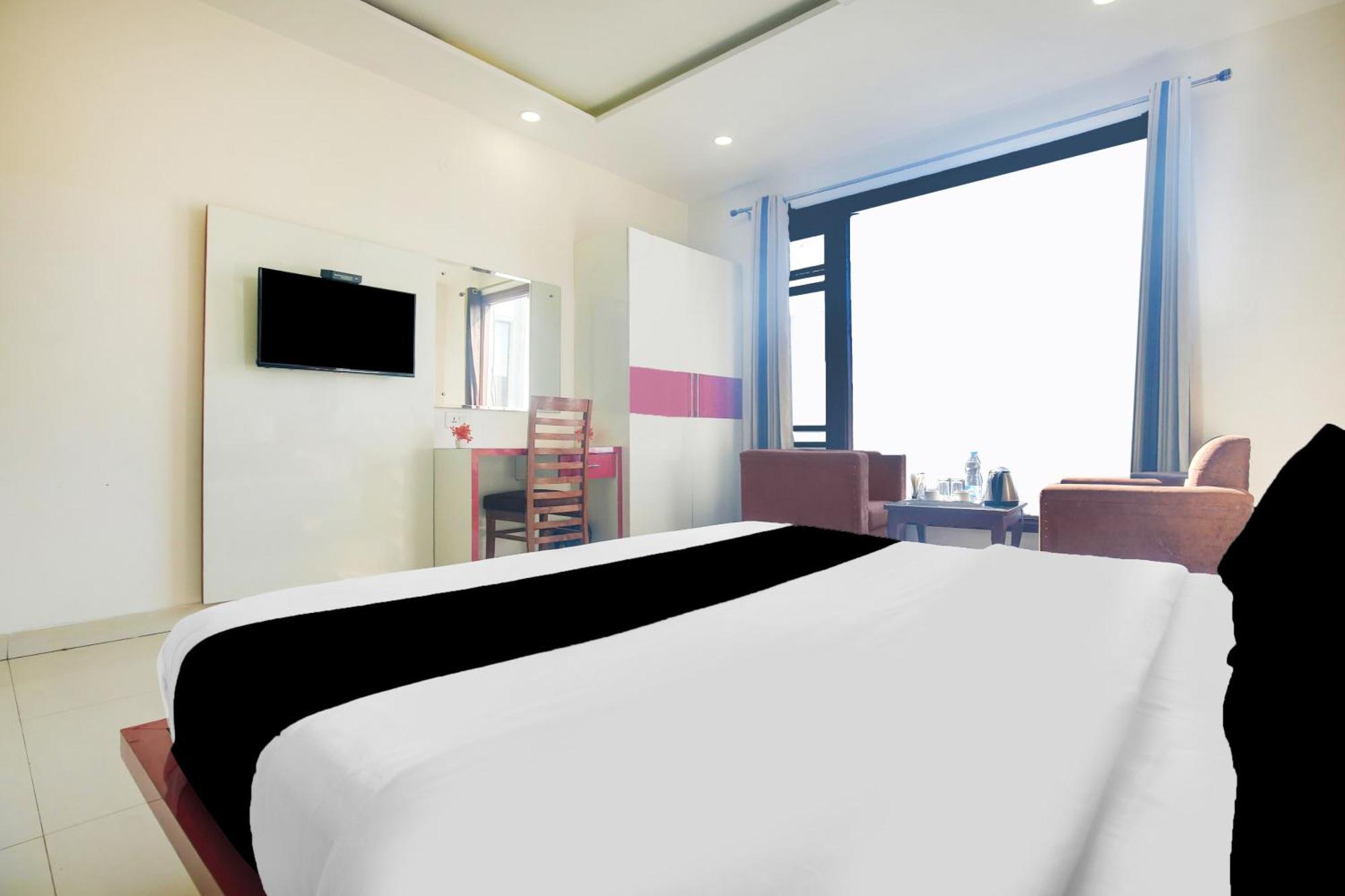 FabHotel Golden Home Amritsar Buitenkant foto
