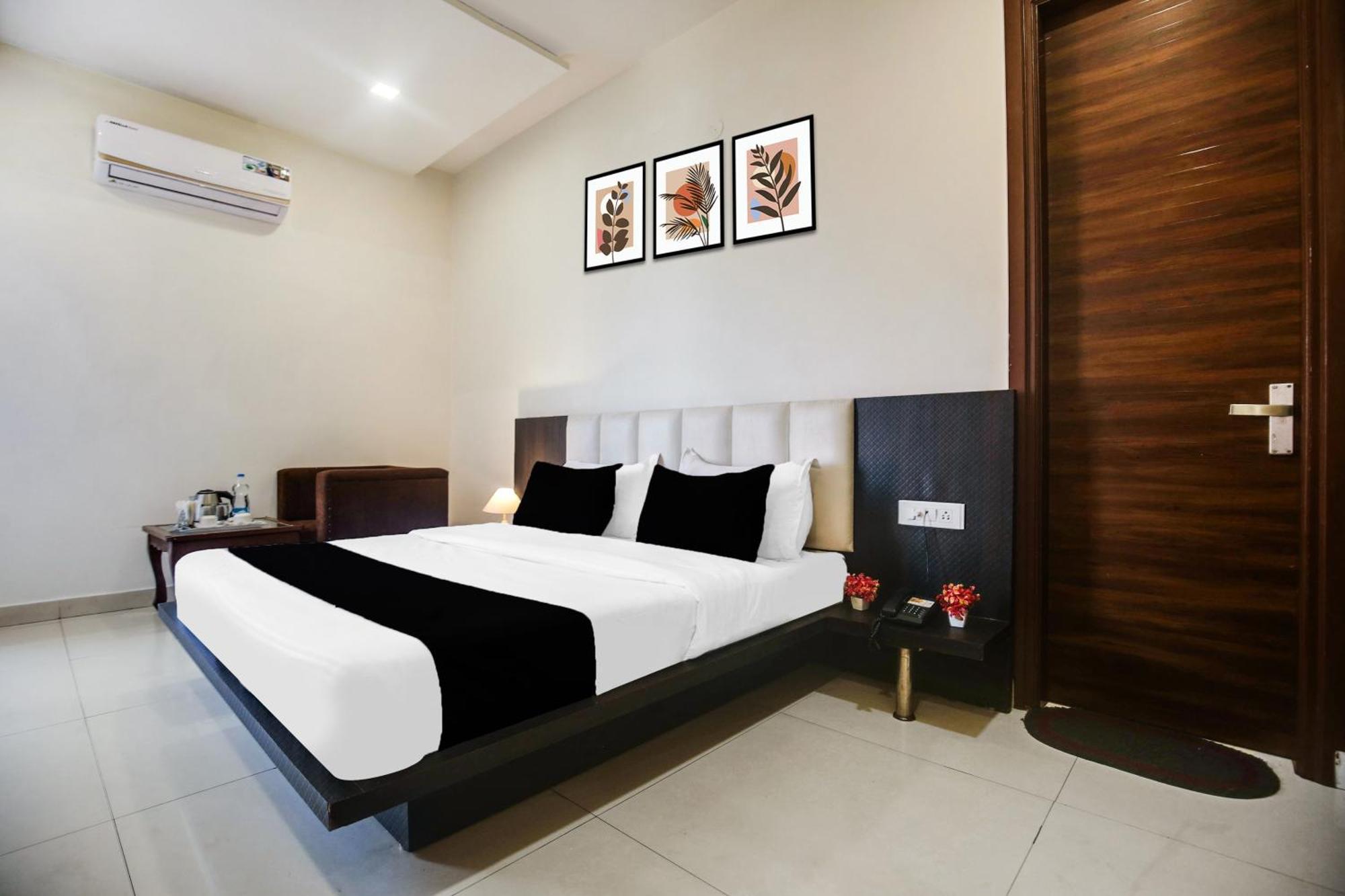 FabHotel Golden Home Amritsar Buitenkant foto